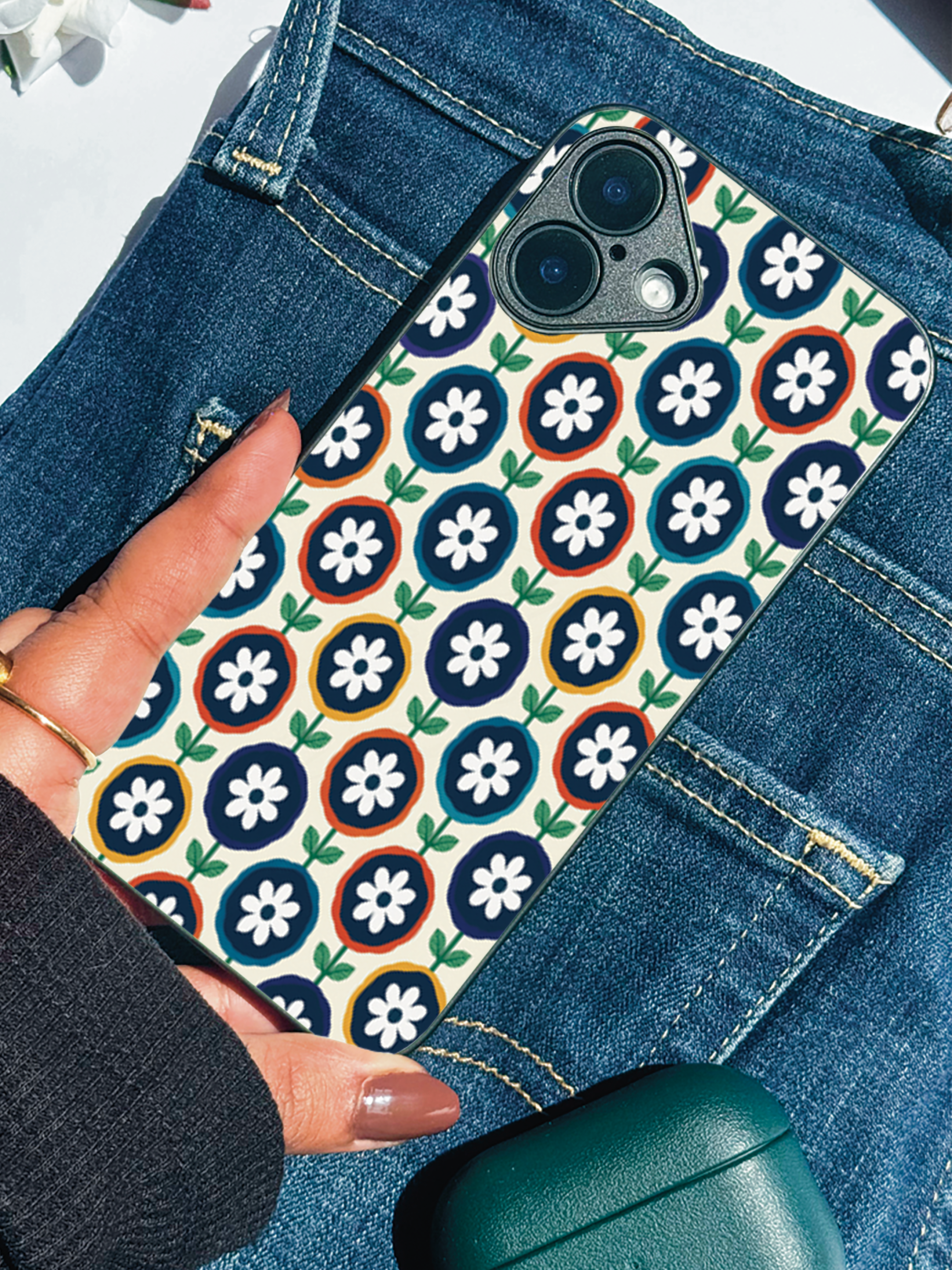 Daisy Retro Pop Printed Glass Back iPhone Covers (11–16) Series | Aesthetic Designs