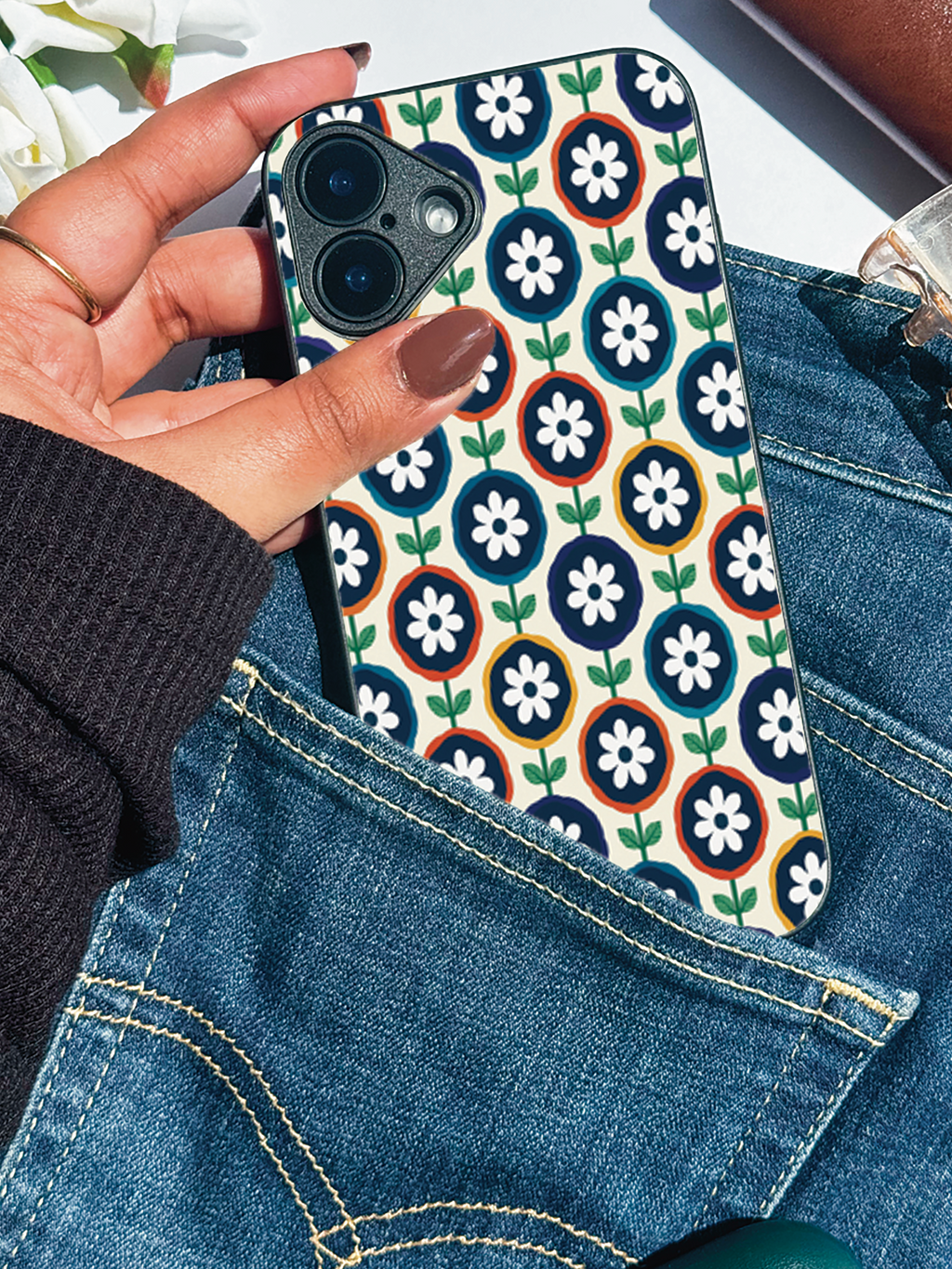 Daisy Retro Pop Printed Glass Back iPhone Covers (11–16) Series | Aesthetic Designs